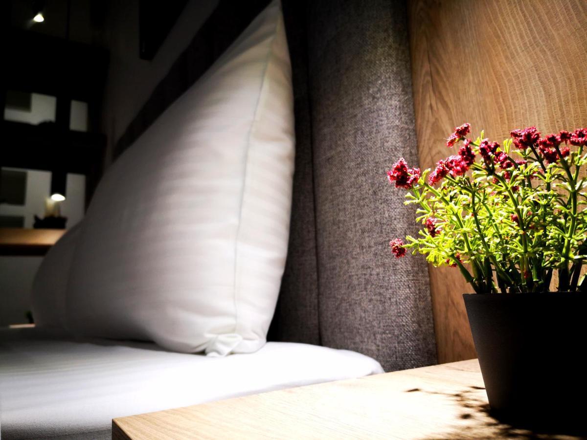 Apartment Insomnia
